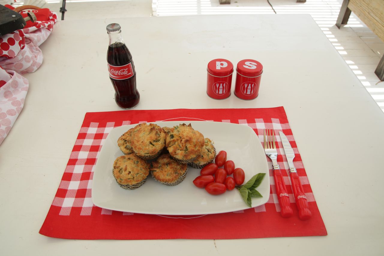 &Alpha;&lambda;&mu;&upsilon;&rho;ά muffins &mu;&epsilon; &sigma;&pi;&alpha;&nu;ά&kappa;&iota; 12/09