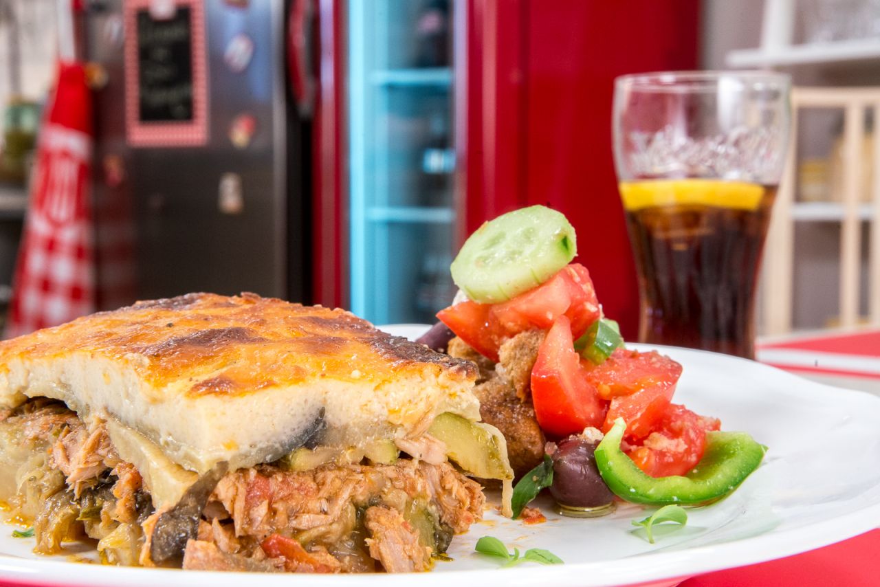 &Chi;&omega;&rho;&iota;ά&tau;&iota;&kappa;&eta; &Sigma;&alpha;&lambda;ά&tau;&alpha; 06/06