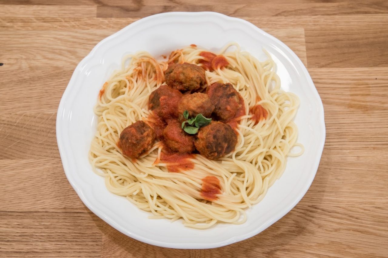 &Mu;&alpha;&kappa;&alpha;&rho;&omicron;&nu;ά&delta;&alpha; &mu;&epsilon; &kappa;&omicron;&kappa;&kappa;&iota;&nu;&iota;&sigma;&tau;ά &kappa;&epsilon;&phi;&tau;&epsilon;&delta;ά&kappa;&iota;&alpha; 25/04