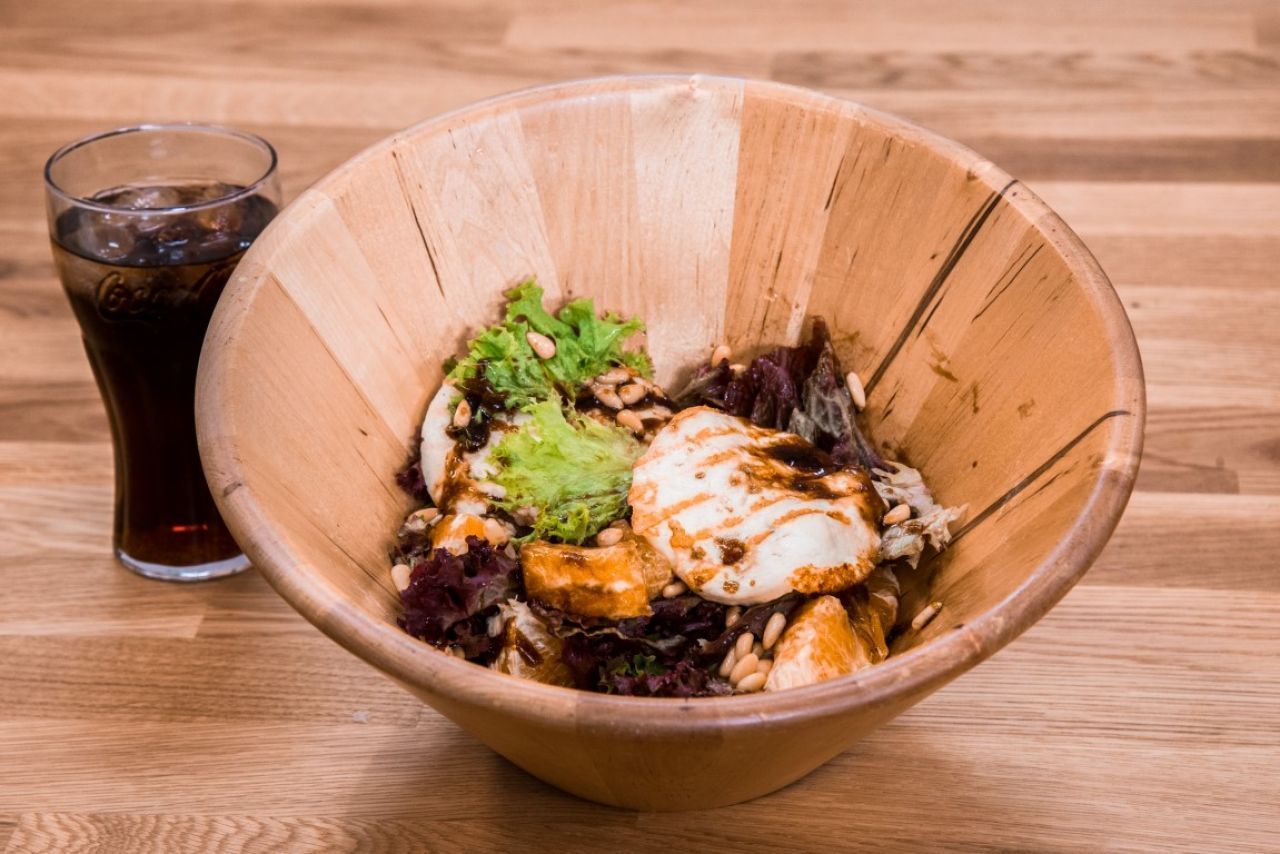 &Sigma;&alpha;&lambda;ά&tau;&alpha; &mu;&epsilon; &psi;&eta;&tau;ό &tau;&alpha;&lambda;&alpha;&gamma;ά&nu;&iota; &amp; &pi;&omicron;&rho;&tau;&omicron;&kappa;ά&lambda;&iota; 02/05